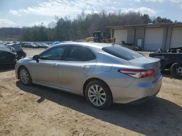 4T1B11HK7KU263482 2019 TOYOTA CAMRY - Image 2