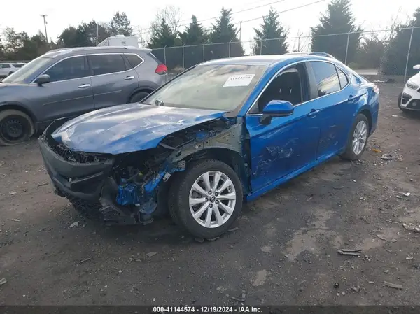 4T1B11HK7KU264700 2019 TOYOTA CAMRY - Image 2