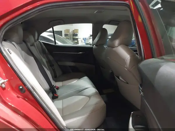4T1B11HK7KU284221 2019 TOYOTA CAMRY - Image 8