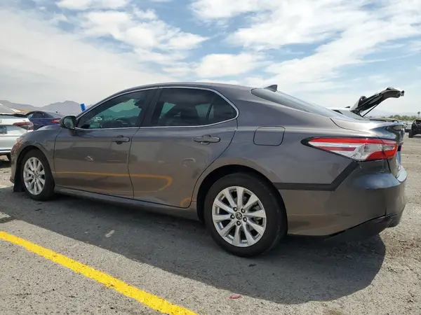 4T1B11HK7KU284588 2019 TOYOTA CAMRY - Image 2