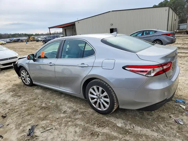 4T1B11HK7KU288740 2019 TOYOTA CAMRY - Image 2