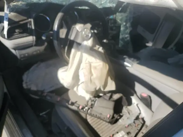 4T1B11HK7KU682061 2019 TOYOTA CAMRY - Image 8
