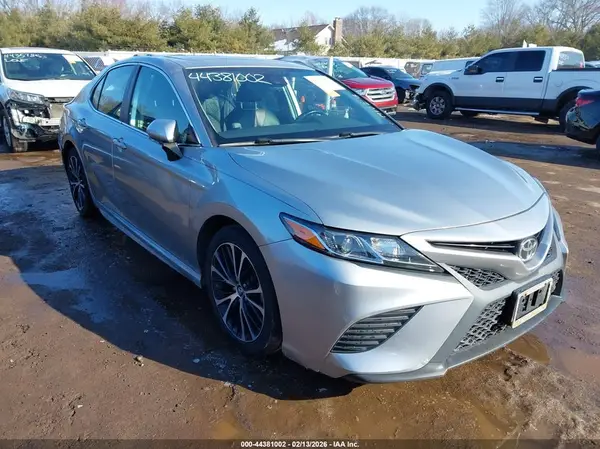4T1B11HK7KU685171 2019 TOYOTA CAMRY - Image 1