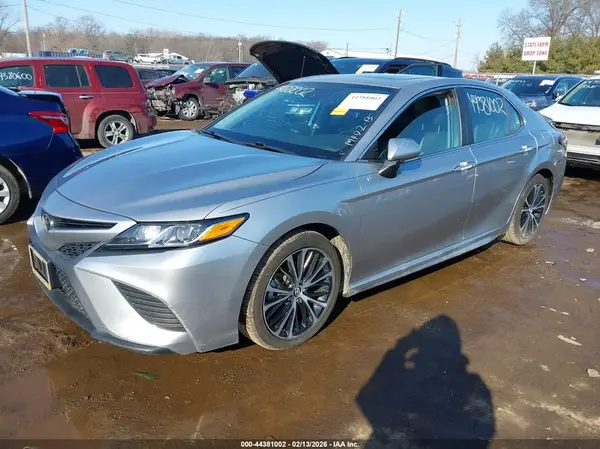 4T1B11HK7KU685171 2019 TOYOTA CAMRY - Image 2