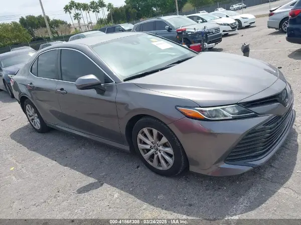4T1B11HK7KU689740 2019 TOYOTA CAMRY - Image 1