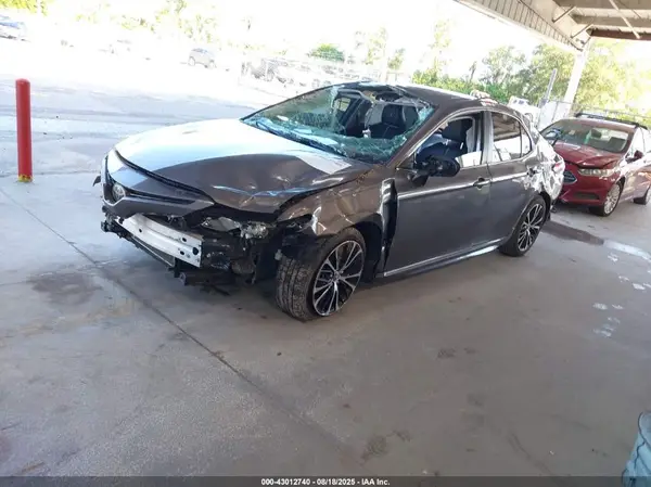 4T1B11HK7KU694484 2019 TOYOTA CAMRY - Image 2