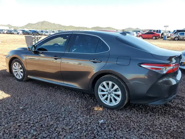 4T1B11HK7KU695666 2019 TOYOTA CAMRY - Image 2