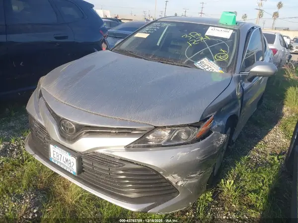 4T1B11HK7KU700476 2019 TOYOTA CAMRY - Image 2