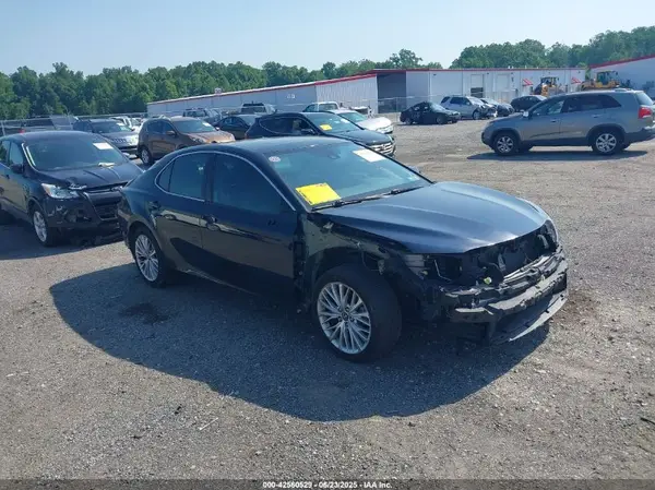 4T1B11HK7KU701787 2019 TOYOTA CAMRY - Image 1