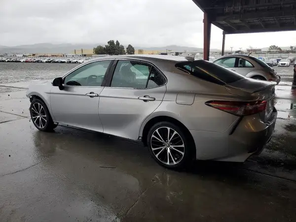 4T1B11HK7KU702566 2019 TOYOTA CAMRY - Image 2