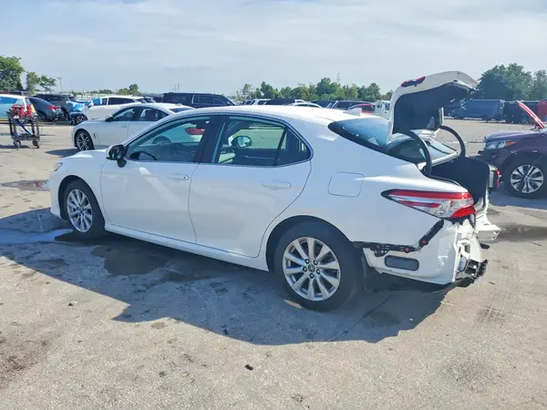 4T1B11HK7KU714085 2019 TOYOTA CAMRY - Image 2