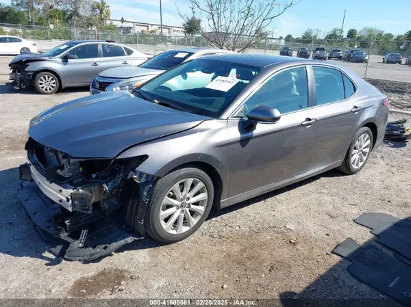 4T1B11HK7KU716953 2019 TOYOTA CAMRY - Image 2