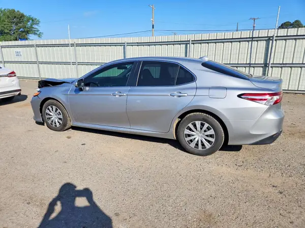 4T1B11HK7KU723840 2019 TOYOTA CAMRY - Image 2