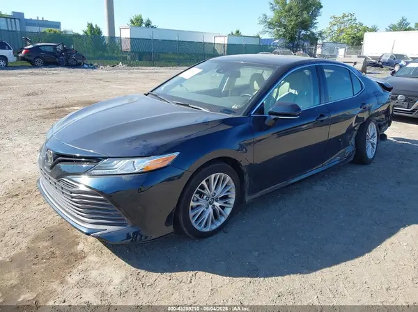 4T1B11HK7KU727662 2019 TOYOTA CAMRY - Image 2