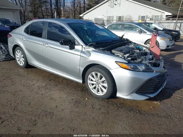 4T1B11HK7KU735051 2019 TOYOTA CAMRY - Image 1