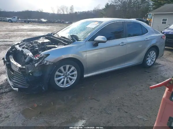 4T1B11HK7KU735051 2019 TOYOTA CAMRY - Image 2