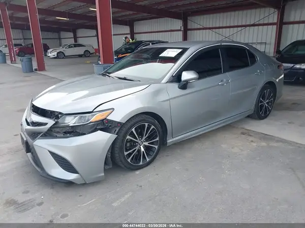 4T1B11HK7KU738323 2019 TOYOTA CAMRY - Image 2