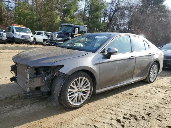 4T1B11HK7KU743697 2019 TOYOTA CAMRY - Image 1