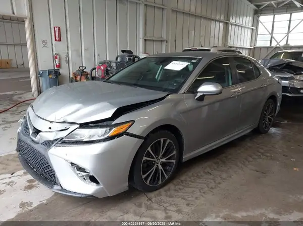 4T1B11HK7KU747667 2019 TOYOTA CAMRY - Image 2
