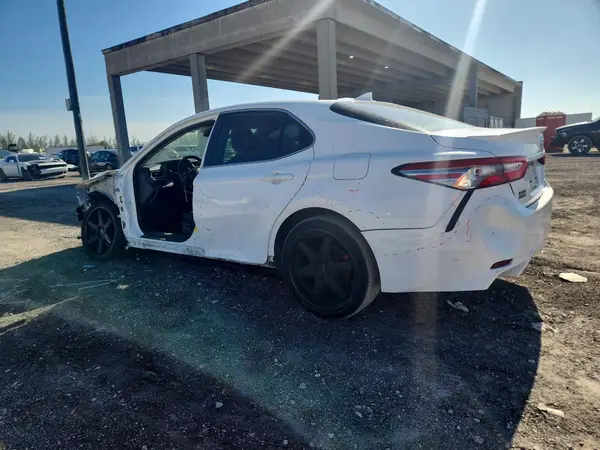 4T1B11HK7KU747684 2019 TOYOTA CAMRY - Image 2