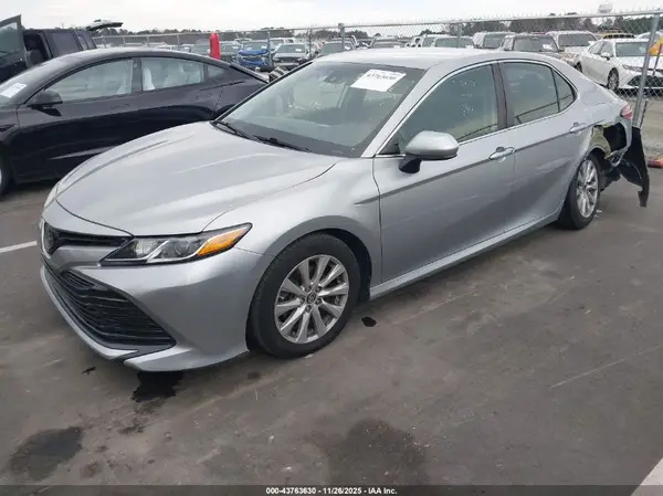4T1B11HK7KU748494 2019 TOYOTA CAMRY - Image 2