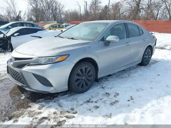 4T1B11HK7KU751864 2019 TOYOTA CAMRY - Image 2