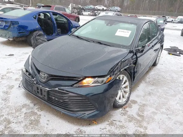 4T1B11HK7KU760791 2019 TOYOTA CAMRY - Image 2