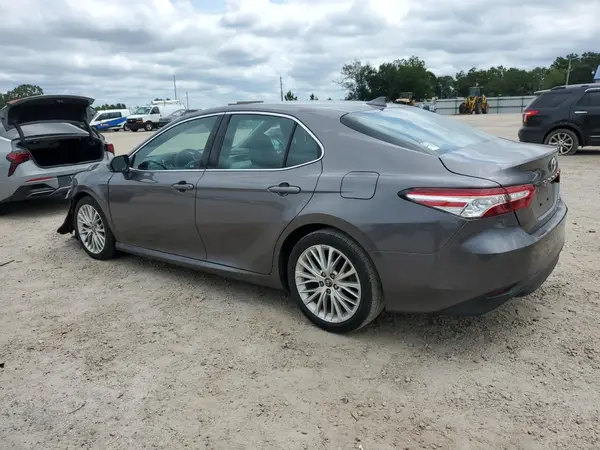 4T1B11HK7KU761813 2019 TOYOTA CAMRY - Image 2