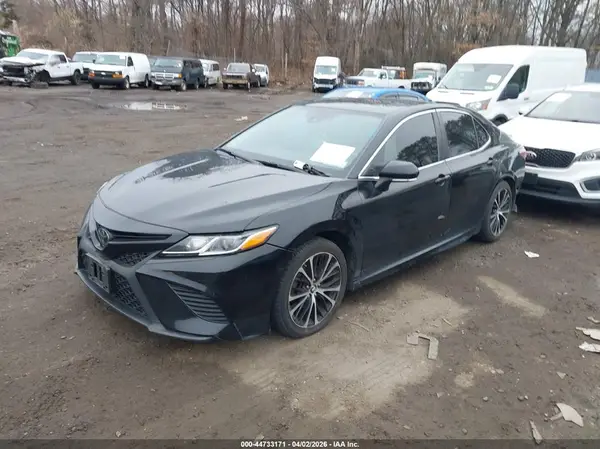 4T1B11HK7KU765425 2019 TOYOTA CAMRY - Image 2