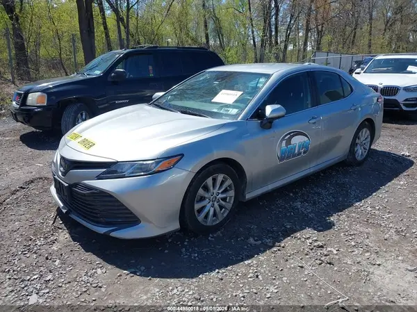4T1B11HK7KU776845 2019 TOYOTA CAMRY - Image 2