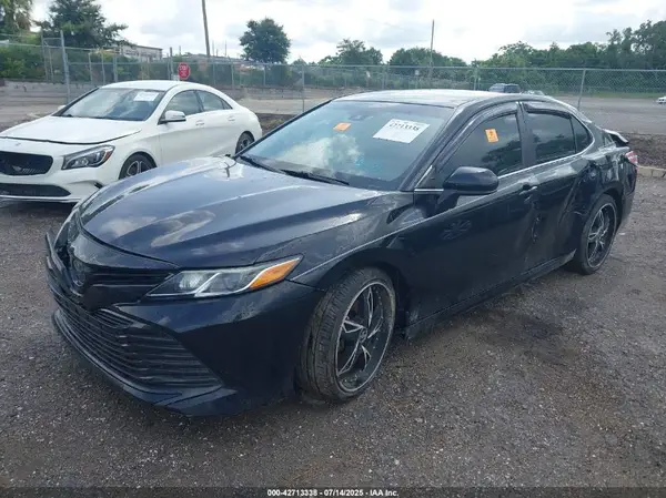 4T1B11HK7KU777977 2019 TOYOTA CAMRY - Image 2