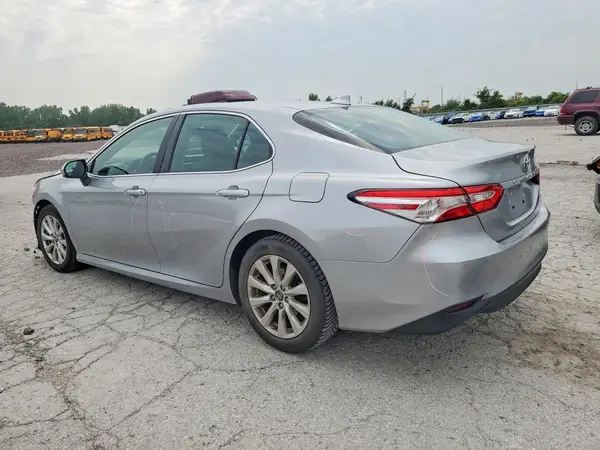 4T1B11HK7KU785402 2019 TOYOTA CAMRY - Image 2