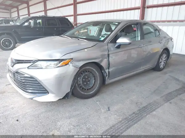 4T1B11HK7KU795010 2019 TOYOTA CAMRY - Image 2