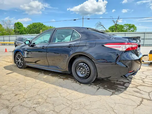 4T1B11HK7KU796447 2019 TOYOTA CAMRY - Image 2