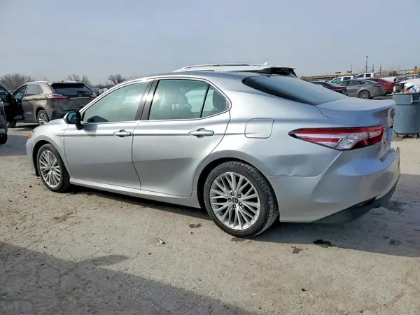 4T1B11HK7KU801551 2019 TOYOTA CAMRY - Image 2