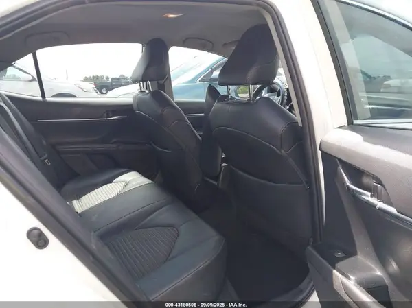 4T1B11HK7KU806328 2019 TOYOTA CAMRY - Image 8