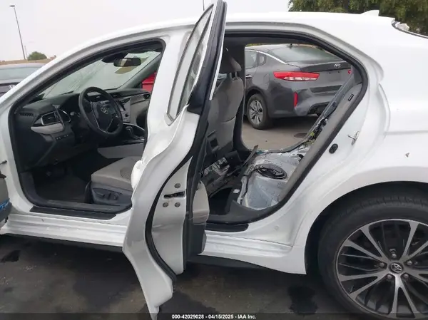 4T1B11HK7KU806491 2019 TOYOTA CAMRY - Image 8