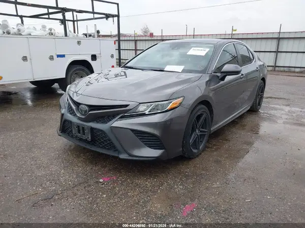 4T1B11HK7KU810279 2019 TOYOTA CAMRY - Image 2