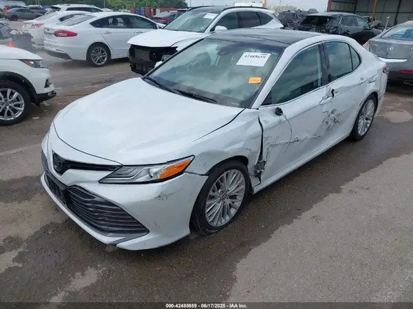 4T1B11HK7KU815661 2019 TOYOTA CAMRY - Image 2