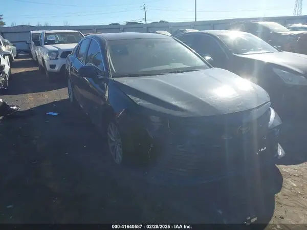 4T1B11HK7KU815739 2019 TOYOTA CAMRY - Image 1
