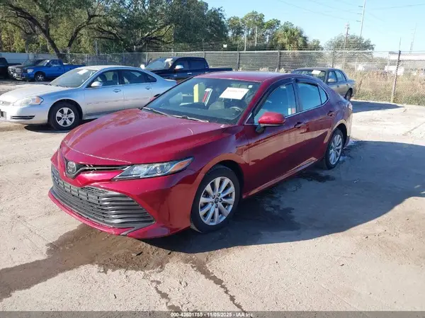 4T1B11HK7KU821332 2019 TOYOTA CAMRY - Image 2