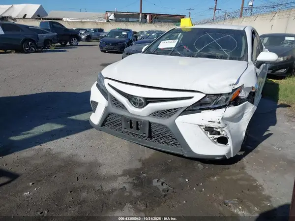 4T1B11HK7KU827762 2019 TOYOTA CAMRY - Image 2