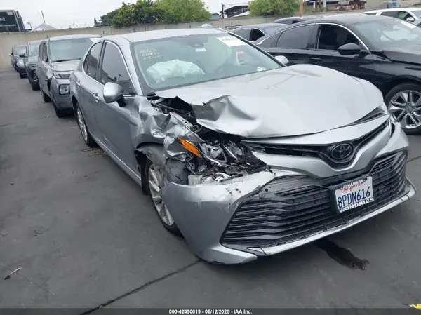 4T1B11HK7KU828376 2019 TOYOTA CAMRY - Image 1