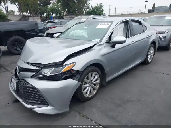 4T1B11HK7KU828376 2019 TOYOTA CAMRY - Image 2