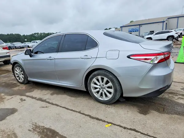 4T1B11HK7KU831035 2019 TOYOTA CAMRY - Image 2
