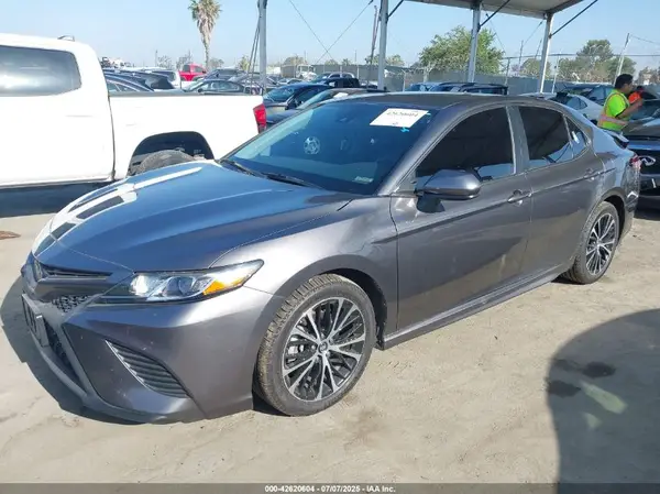 4T1B11HK7KU833562 2019 TOYOTA CAMRY - Image 2