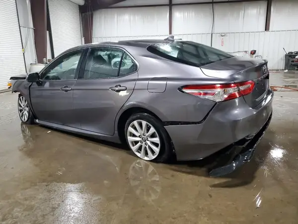 4T1B11HK7KU833657 2019 TOYOTA CAMRY - Image 2