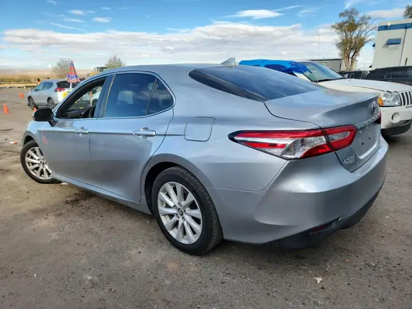 4T1B11HK7KU835263 2019 TOYOTA CAMRY - Image 2