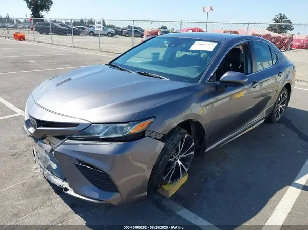 4T1B11HK7KU835358 2019 TOYOTA CAMRY - Image 2