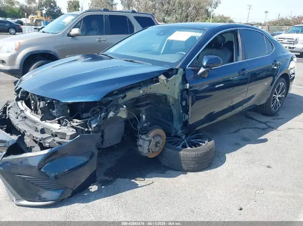4T1B11HK7KU839300 2019 TOYOTA CAMRY - Image 2